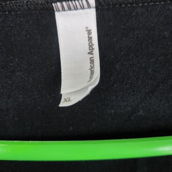 The Downtown Fiction Short Sleeve V-Neck Tee XL - Picture 4 of 4